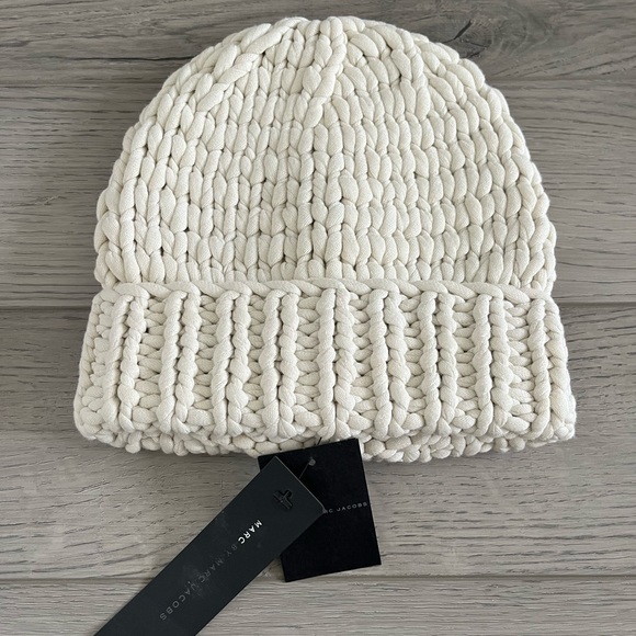 NWT Marc By Marc Jacobs Hand Knit Beanie - Picture 2 of 8